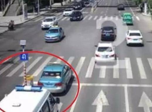 車主遇特種車輛執(zhí)行任務(wù)不避讓被罰