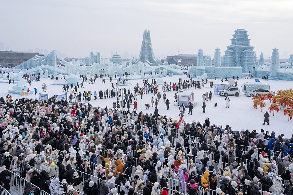 冰雪大世界排隊(duì)讓大哥崩潰了