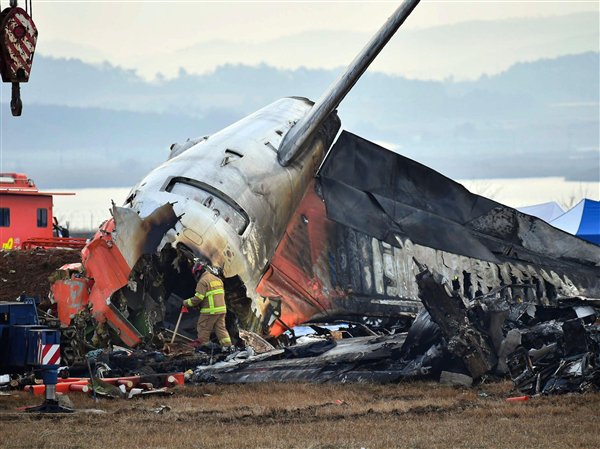 韓失事客機(jī)黑匣子受損 或影響解讀