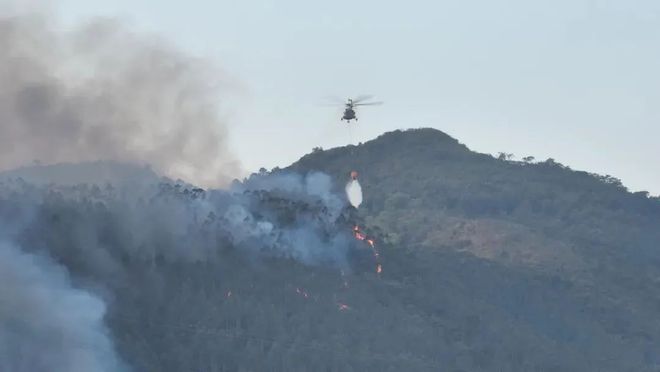 廣東肇慶山火600人撲救