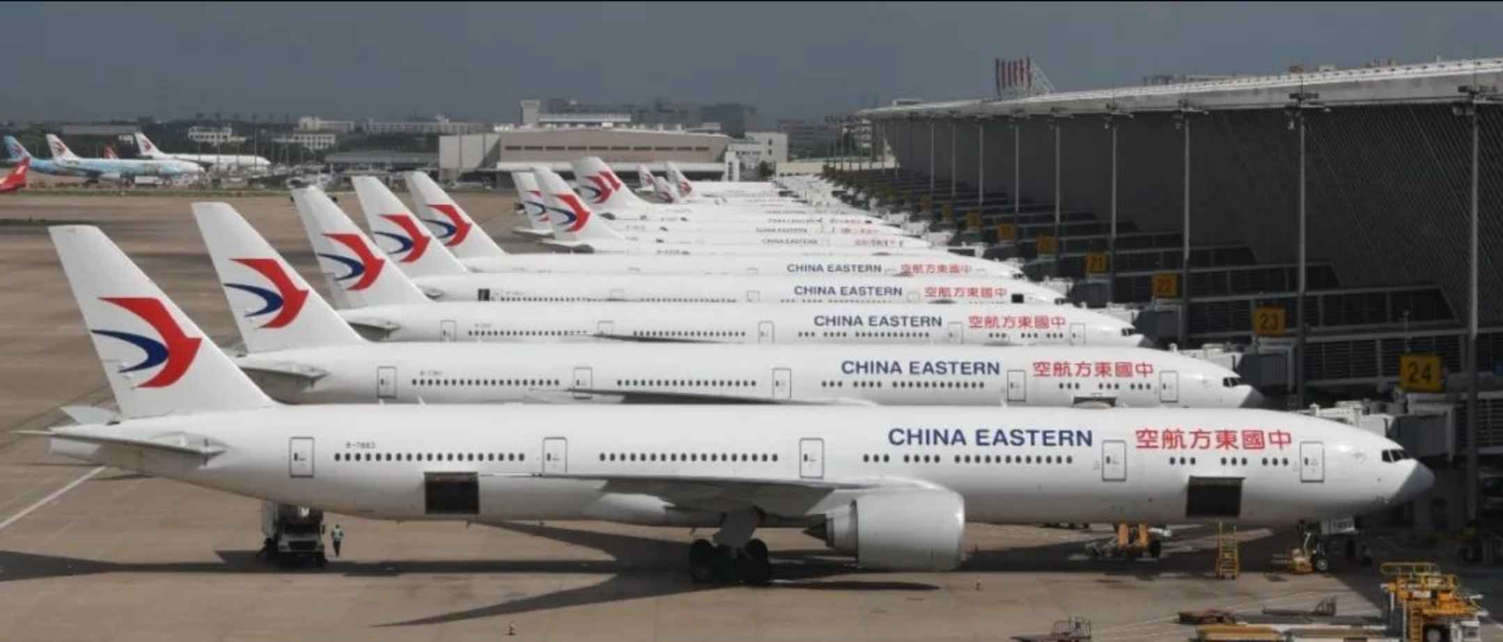 7777788888王中王厷機,美消防飛機向山火區(qū)域投放阻燃劑