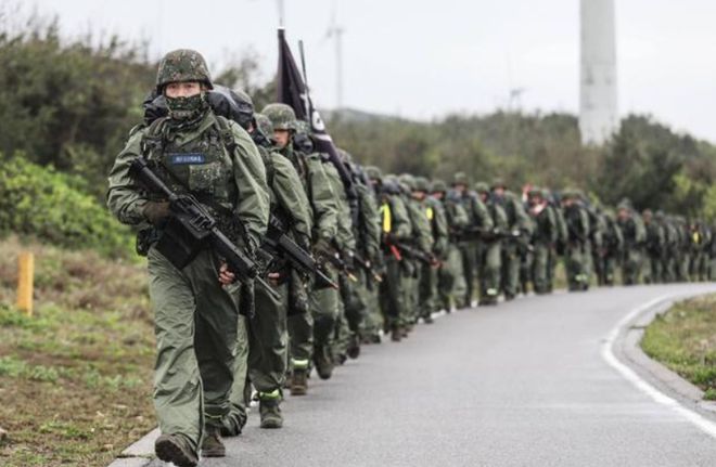 港澳資訊平臺(tái)gaf10,臺(tái)軍射擊姿勢(shì)雷人 軍方：不是P的